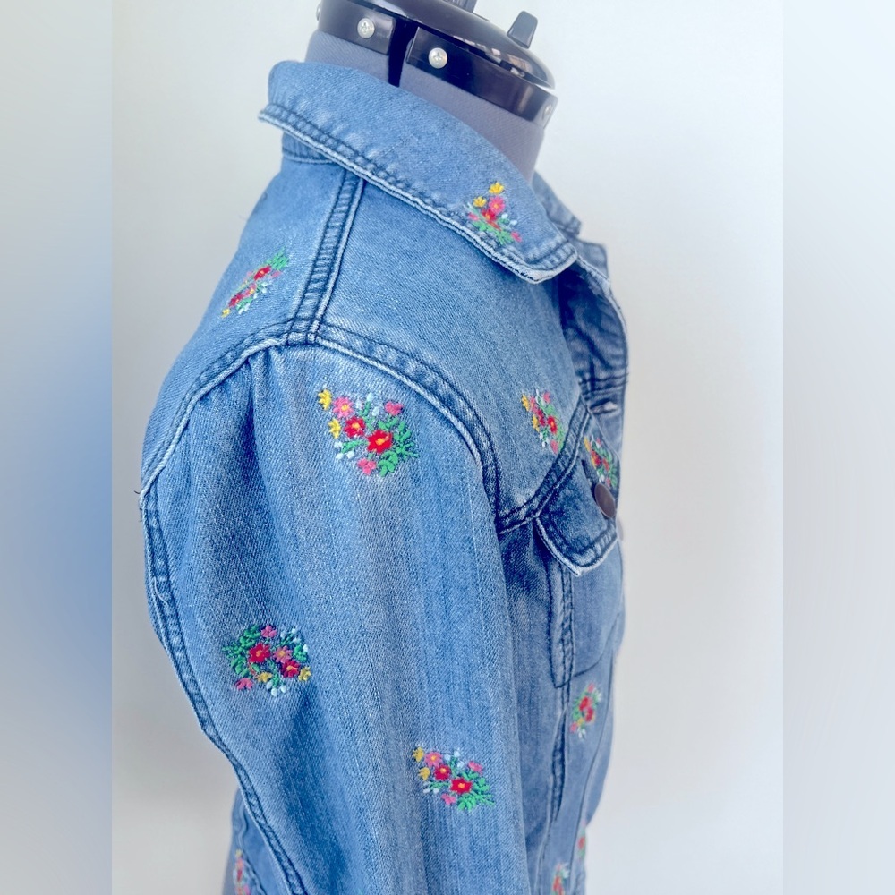 TINSEL Denim Couture Floral Embroidered Cropped Denim Jacket Medium Wash Boho M - Picture 9 of 16